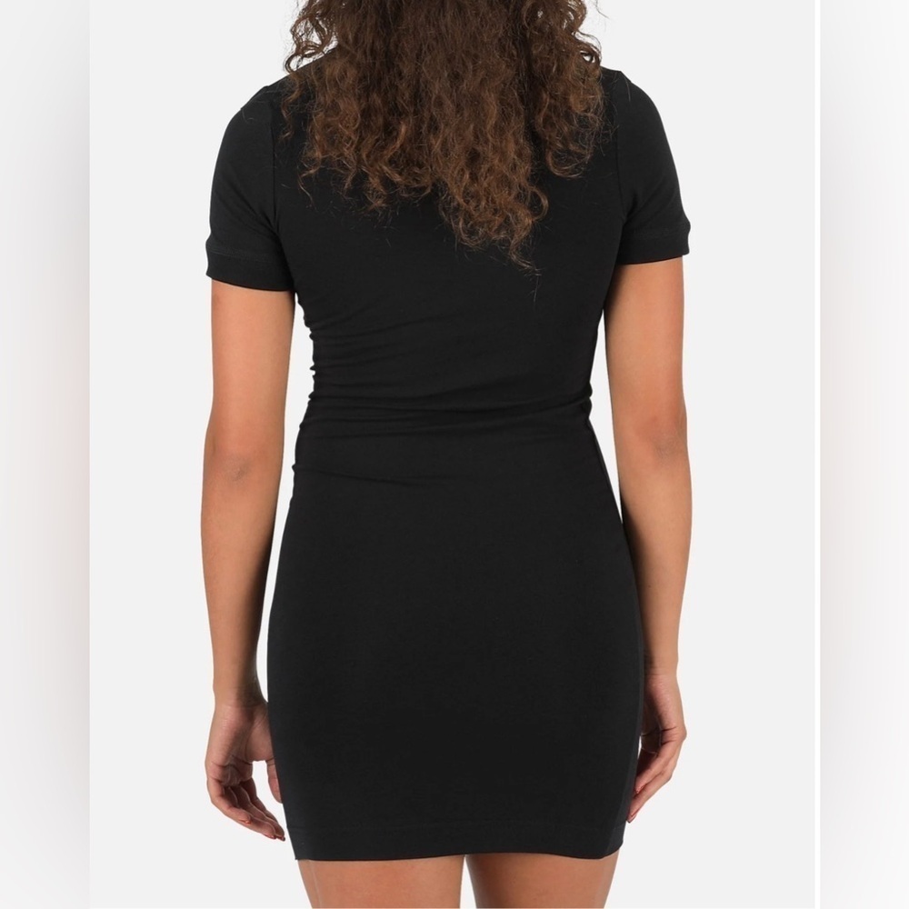 Nike Women’s Bodycon Essential Dress - Size Large - BLACK - good condition - Picture 2 of 13